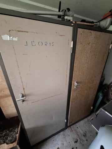 Metalen Lockers - Industrieel Design beschikbaar voor biedingen