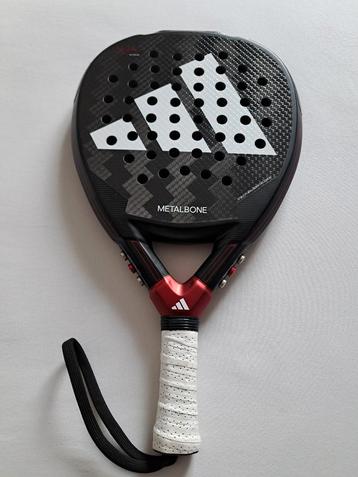 ZGAN! Adidas Metalbone 3.3 Ale Galan Padelracket beschikbaar voor biedingen
