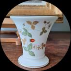 Wedgwood Wild Strawberry vaasje, goud randje, Ophalen of Verzenden