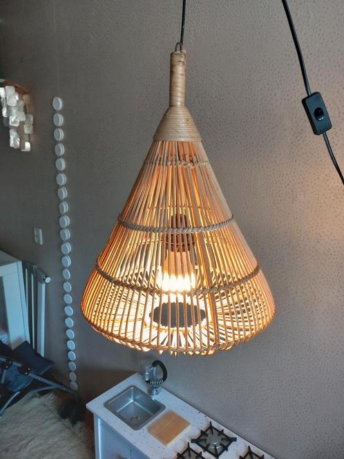 Handgemaakte Bali hanglamp – Rotan, natuurlijke sfeermaker!, Huis en Inrichting, Lampen | Hanglampen, Nieuw, Minder dan 50 cm