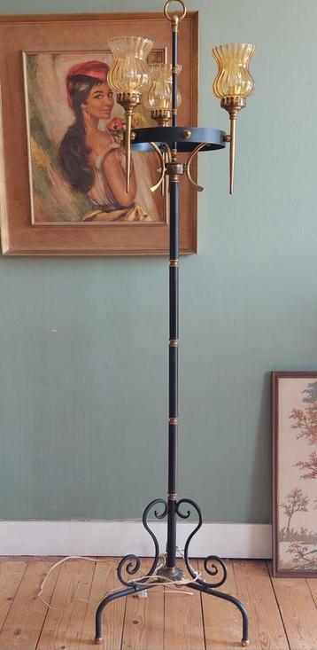 Lucky Vintage Hollywood Regency stijl lamp beschikbaar voor biedingen