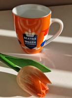 Beker huldiging en houten tulp, Verzamelen, Koninklijk Huis en Royalty, Ophalen of Verzenden, Servies