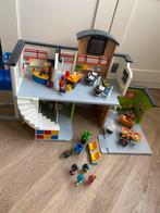 Zeer mooie Playmobil ingerichte school 9453 met conciërge, Kinderen en Baby's, Speelgoed | Playmobil, Ophalen, Zo goed als nieuw