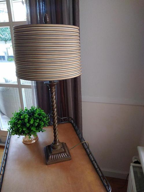 Houten tafellamp, 73cm hoog., Huis en Inrichting, Lampen | Tafellampen, Zo goed als nieuw, 50 tot 75 cm, Ophalen