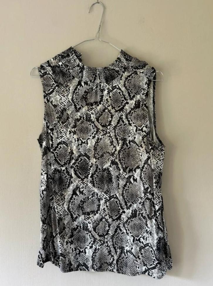 Slangenprint top maat S, Kleding | Dames, Tops, Zo goed als nieuw, Maat 36 (S), Grijs, Zonder mouw, Verzenden