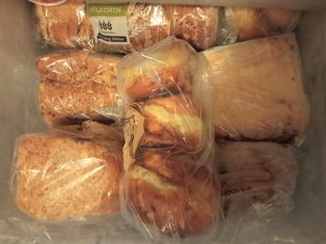 diverse broden bruin, wit, volkore, tarwe, bolletjes, krente beschikbaar voor biedingen