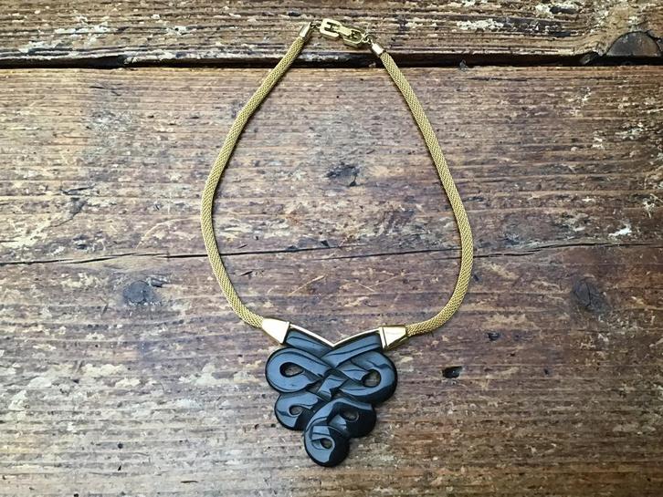 Vintage Givenchy ketting. Goud met zwart Lucite. Gemerkt., Sieraden, Tassen en Uiterlijk, Kettingen, Zo goed als nieuw, Goud, Zwart
