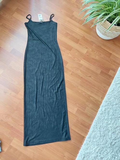 Nieuw! Stradivarius jurk zwart, maat S XS 34 36, Kleding | Dames, Jurken, Nieuw, Maat 36 (S), Zwart, Onder de knie, Ophalen of Verzenden
