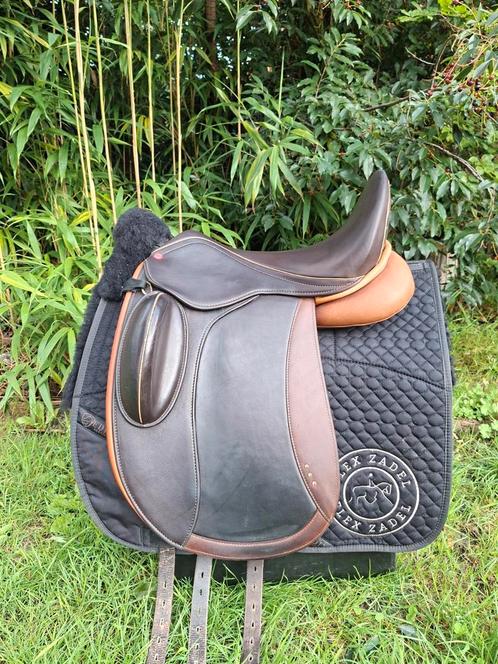 Edix tariq 17 inch flex tree, Dieren en Toebehoren, Paarden en Pony's | Zadels, Zo goed als nieuw, Dressuur, Ophalen of Verzenden