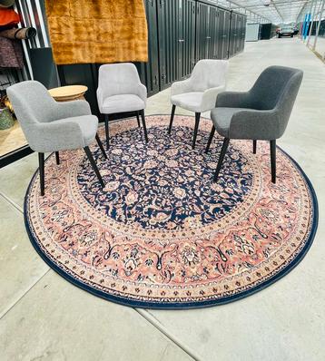 Room 108 set van 4 mix & match eetkamerstoelen beschikbaar voor biedingen