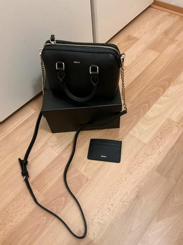 Merk:DKNY Hand/Schoudertasje kleur zwart beschikbaar voor biedingen