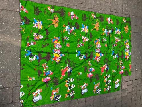 Retro stof Disney, Hobby en Vrije tijd, Stoffen en Lappen, Zo goed als nieuw, Katoen, 120 cm of meer, 30 tot 200 cm, Rood, Verzenden