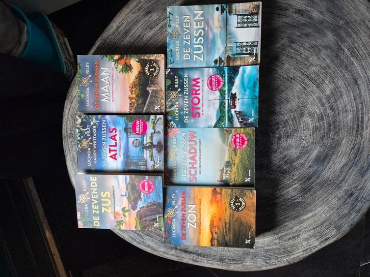 Lucinda Riley - Serie 7 boeken, Boeken, Literatuur, Gelezen, Ophalen of Verzenden