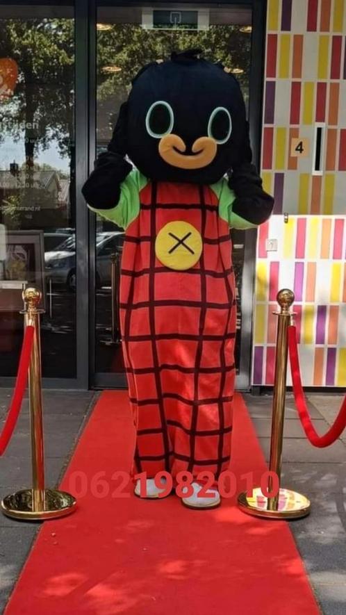 Mascotte pak van Bing te huur, Hobby en Vrije tijd, Feestartikelen | Verhuur, Zo goed als nieuw, Overige, Ophalen of Verzenden