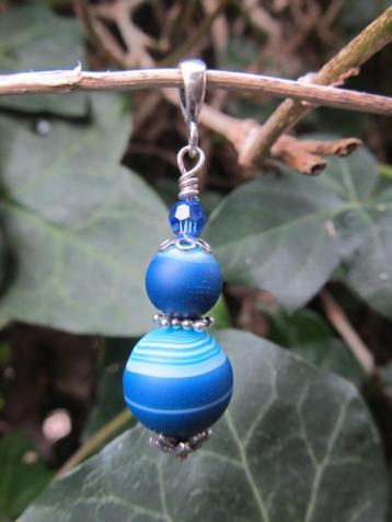 Hanger Blue Ocean matte agaat blauw-swarovski zilver beschikbaar voor biedingen