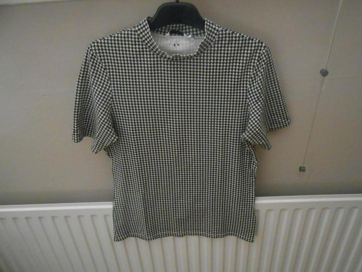 Mooie top van Distrikt Norrebro maat M zwart/wit, Kleding | Dames, Tops, Gedragen, Maat 38/40 (M), Zwart, Korte mouw, Ophalen of Verzenden