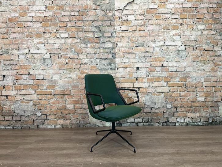 Artifort Zuma bij TheReSales, Huis en Inrichting, Fauteuils, Zo goed als nieuw, Metaal, Stof, 50 tot 75 cm, 75 tot 100 cm, Ophalen of Verzenden