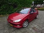 Peugeot 206 CC AUTOMAAT MET CLIMA & APK!, Gebruikt, 4 cilinders, 4 stoelen, Origineel Nederlands