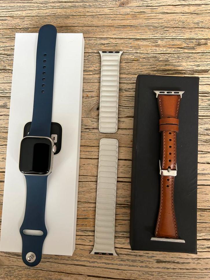 Apple Watch SE 2025 Cellular gen 2.Horloge met 1 bandje 200€, Sieraden, Tassen en Uiterlijk, Smartwatches, Zo goed als nieuw, iOS