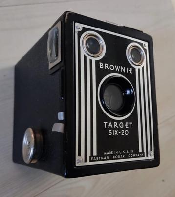 Vintage camera Kodak Brownie Target Six-20 in originele tas beschikbaar voor biedingen