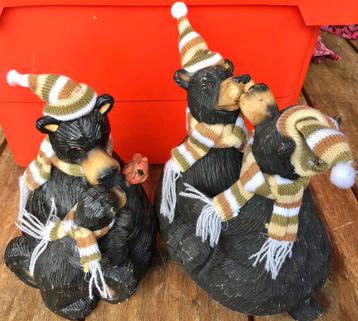 2 BEELDJES VAN SCHATTIGE WINTERBEREN beschikbaar voor biedingen