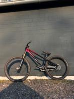 Radon Dirtjumper L - Custom Paint - Bijna Nieuw!, 24 inch of meer, Stuur 360° draaibaar, Aluminium, Ophalen of Verzenden