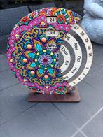 Decoratieve Mandala Tafelkalender, Huis en Inrichting, Ophalen of Verzenden, Nieuw, Analoog, Wekker of Tafelklok