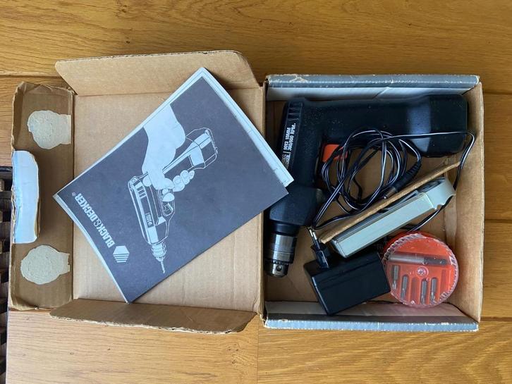 Black&Decker Accuschroefmachine, Doe-het-zelf en Verbouw, Gereedschap | Boormachines, Zo goed als nieuw, Boor- en Schroefmachine