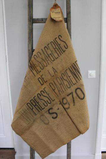 Oude Franse brocante postzak S-1970 Nr.2 *Pronck & Praal* beschikbaar voor biedingen