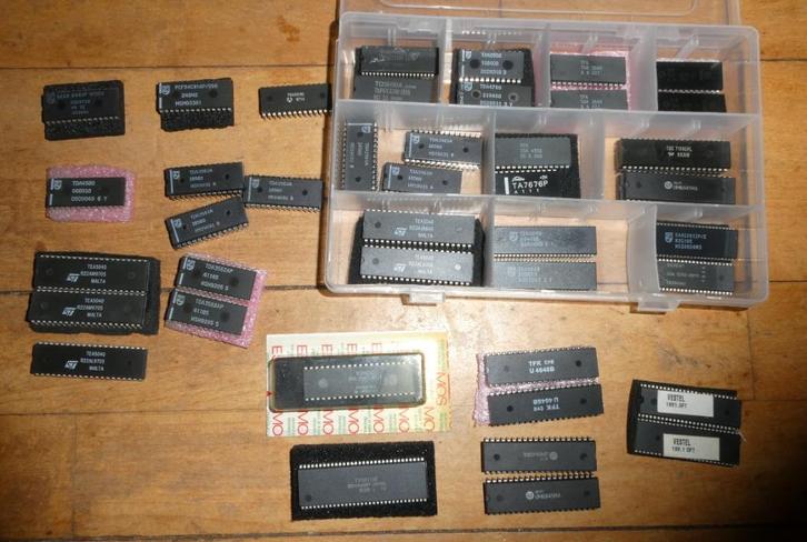 Assortiment Box IC's Vintage Radio Televisie Retro, Hobby en Vrije tijd, Elektronica-componenten, Nieuw, Ophalen of Verzenden
