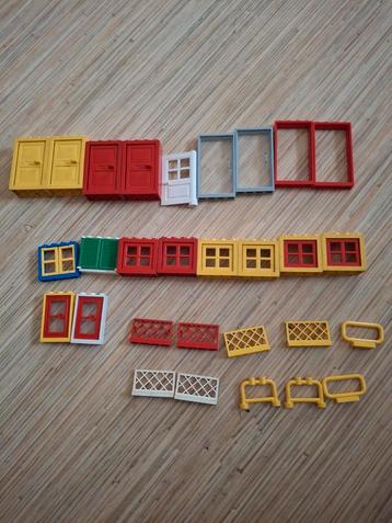 Lego partij 11 deuren,8 ramen,10 hekjes goede staat beschikbaar voor biedingen