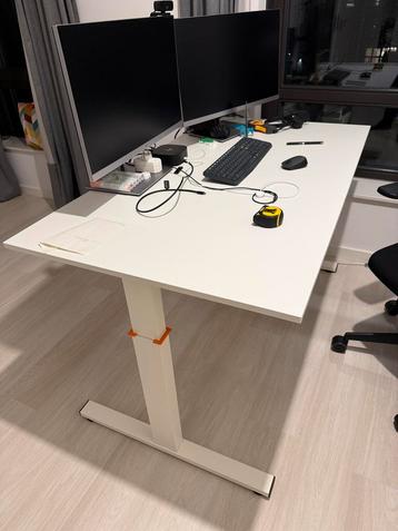 Vepa Professioneel Bureau - In hoogte verstelbaar beschikbaar voor biedingen