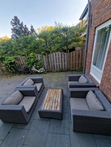 Tuinset beschikbaar voor biedingen