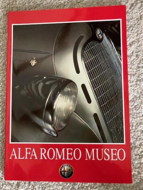 2 Alfa Romeo Museo Arese Informatiebrochures Prachtig 32 blz, Boeken, Auto's | Folders en Tijdschriften, Zo goed als nieuw, Alfa Romeo