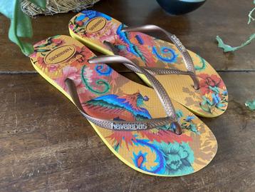 Aparte HAVAIANAS slippers kleuren vogels mt 39/40 i.z.g.st. beschikbaar voor biedingen