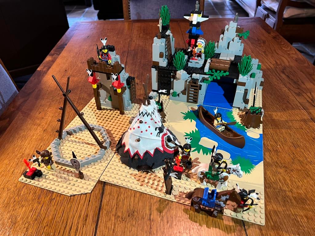 Lego pakket 6766  Rapid River Village, Ophalen of Verzenden, Zo goed als nieuw