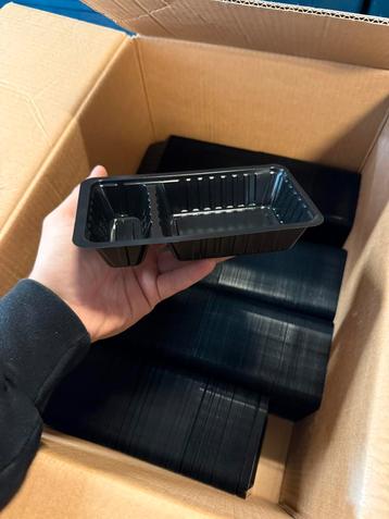 A14+1 plastic frietbakjes beschikbaar voor biedingen