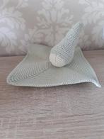 Knuffeldoekje met rammelkraal - Groen/Offwhite, Ophalen of Verzenden, Nieuw, Rammelaar, Met geluid