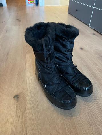 Moonboots merk Tecnica (kleur: zwart) maat 40 beschikbaar voor biedingen