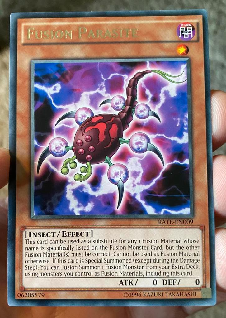 Yu-Gi-Oh! Fusion Parasite RATE 1st Edition !, Hobby en Vrije tijd, Verzamelkaartspellen | Yu-gi-Oh!, Zo goed als nieuw, Losse kaart