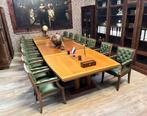 conferentietafel -boarding room  + 11 Chesterfield stoelen, Ophalen