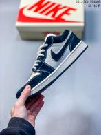 Nike SB Dunk Low L V, Ophalen of Verzenden, Nieuw, Nike