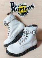 Dr. Martens 1460 Pascal Chain, White Sendal Maat: 38 UK5, Kleding | Dames, Schoenen, Nieuw, Lage of Enkellaarzen, Ophalen of Verzenden