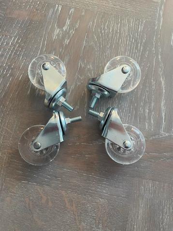 Set van nieuwe 4 Zwenkwielen 4,5cm beschikbaar voor biedingen