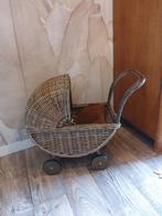 poppen wagen  van rotan, Verzamelen, Poppen, Ophalen, Pop