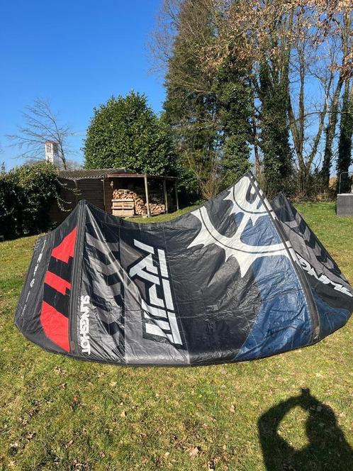 Slingshot RPM 11M + sentry v1.1 bar, Watersport en Boten, Kitesurfen, Zo goed als nieuw, Kite, 11 m², Geen board, Ophalen of Verzenden