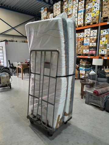 2 x M Line Slow Motion Hybrid 8 matras beschikbaar voor biedingen