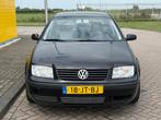 volkswagen bora 1.6 16v Sportline 77KW Bj 2002 AIRCO Zwart, Auto's, Euro 5, Gebruikt, Bora, 4 cilinders