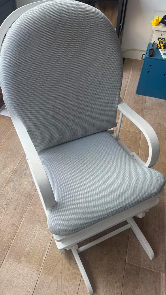 Gliding chair schommelstoel , heerlijke stoel, Kinderen en Baby's, Kinderkamer | Tafels en Stoelen, Gebruikt, Stoel(en), Ophalen