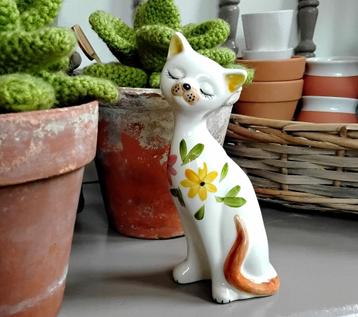 Porseleinen beeldje - poesje - katje - poes - kat - bloemen  beschikbaar voor biedingen